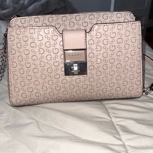 Guess designer purse, great condition, never used